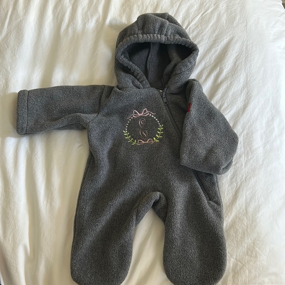 Widgeon “E” monogram fleece bunting